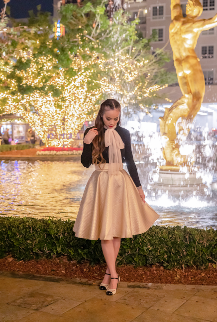 Mother of Pearl! That’s a Gorgeous Skirt!