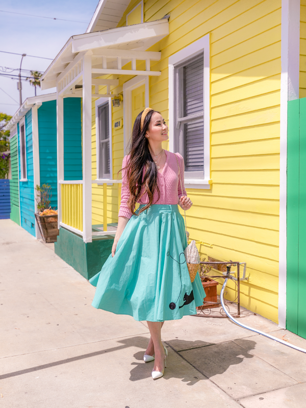 50s Rockabilly Diner Girl